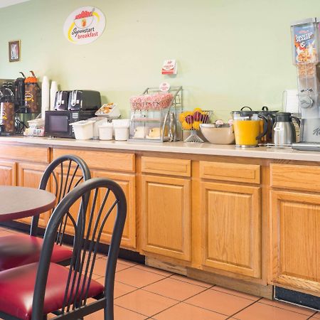 Super 8 By Wyndham O'Fallon Mo/St. Louis Area Buitenkant foto
